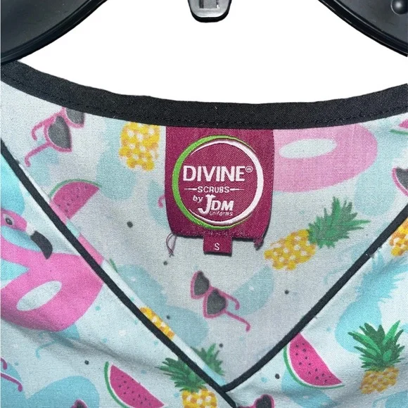 Divine Scrubs by JDM Uniforms Flamingo Scrub Top - Picture 3 of 4